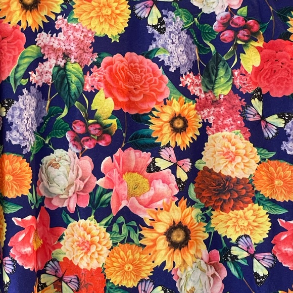 Lularoe XXS Irma Beautiful florals and butterflies - Picture 3 of 3
